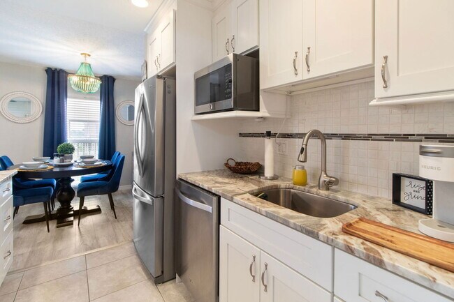 Building Photo - 8921 Blind Pass Rd