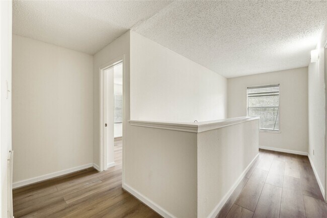 Building Photo - 2338 Bent River Dr