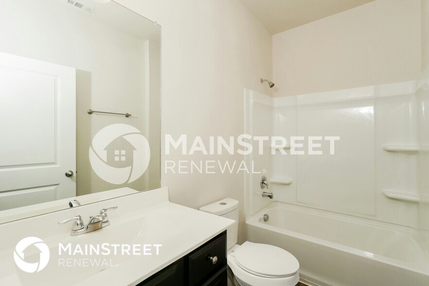 Building Photo - 5450 Malakoff Dr
