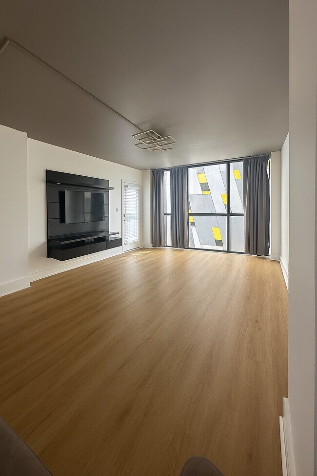 Building Photo - 1280 W Peachtree St NW