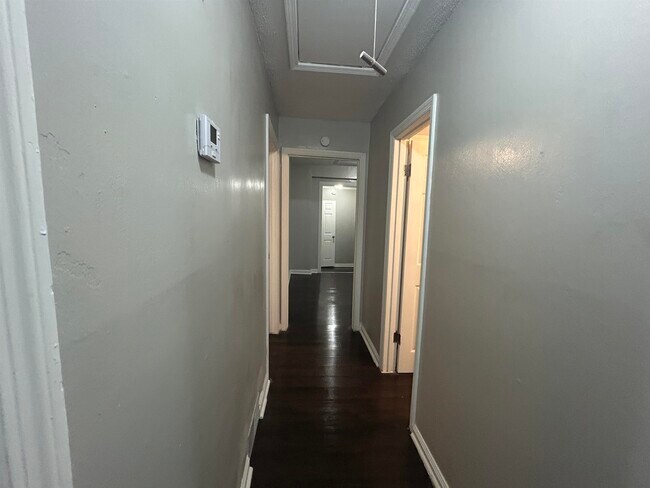 Building Photo - 2926 Mimosa Ave