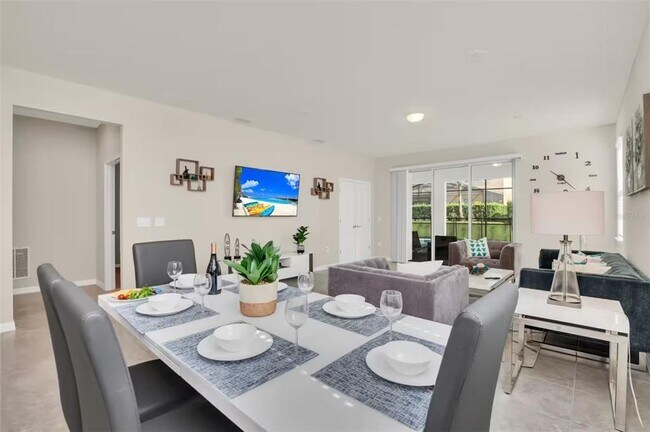 Building Photo - 7267 Oakmoss Loop