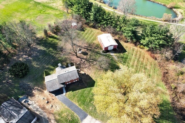 Building Photo - 49 Commanche Ct