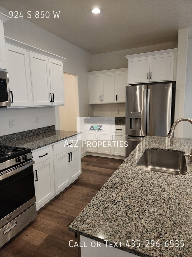 Building Photo - 924 S 850 W