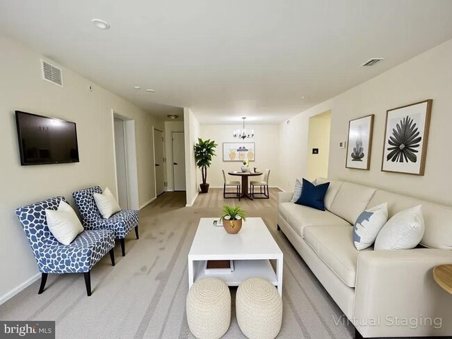 Building Photo - 2570 Riva Rd