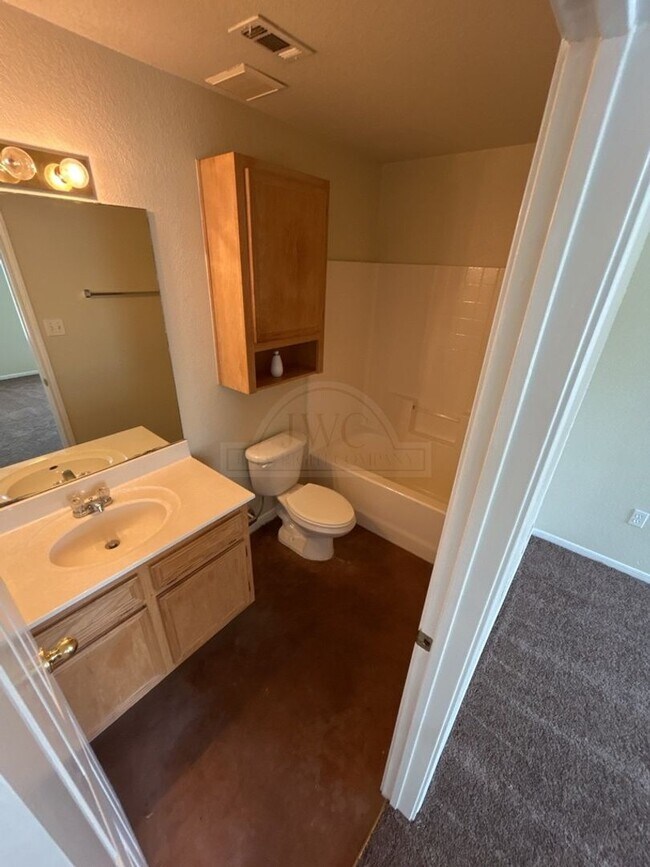 Building Photo - 3101 Yaupon Rd