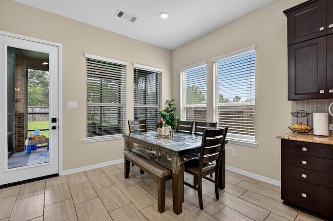 Building Photo - 25238 Birchwood Springs Ave