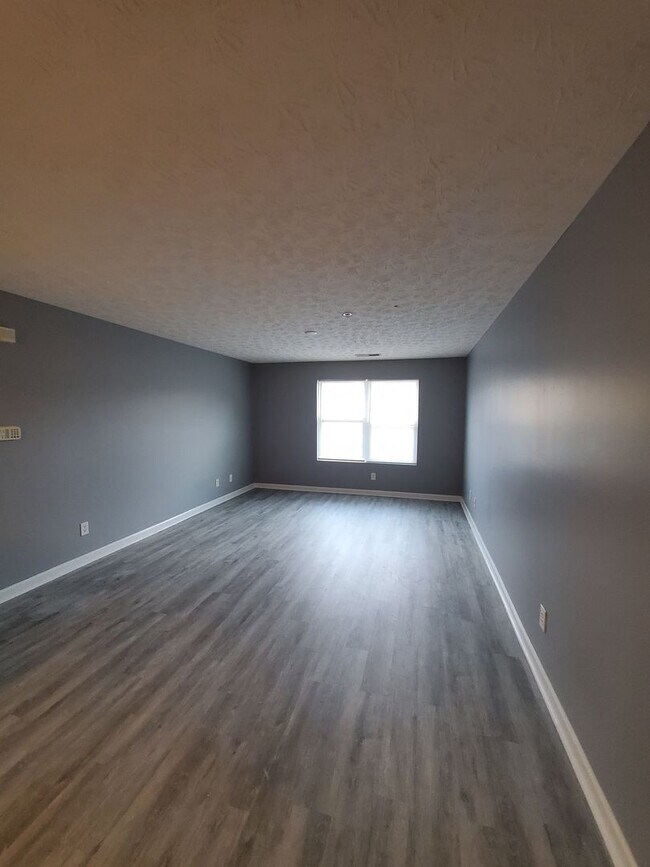 Building Photo - Open House on Spacious Condo