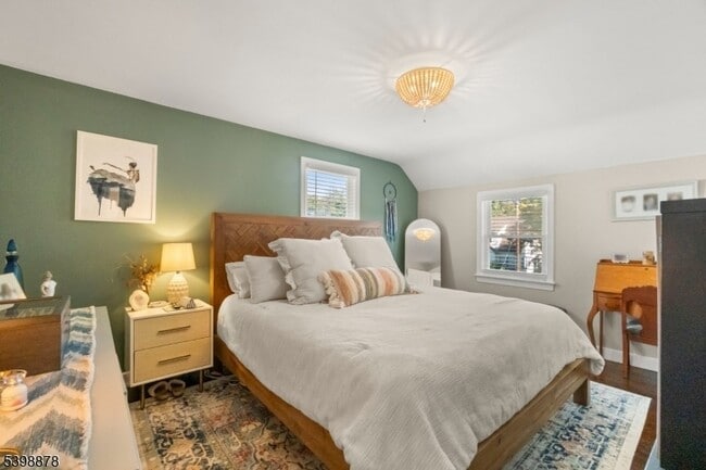 Building Photo - 24 E Harrison Pl