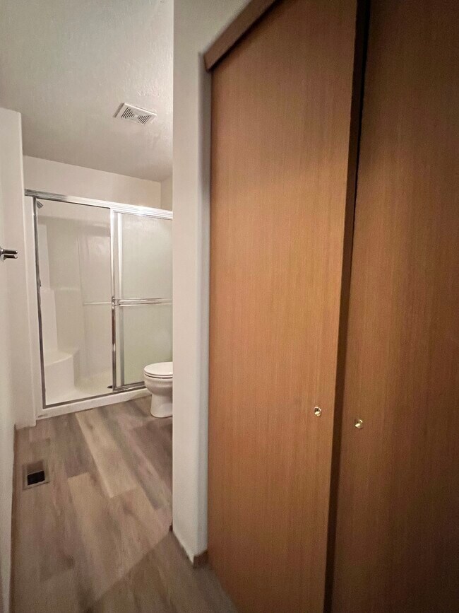 Building Photo - 1625 E Coeur D Alene Ave