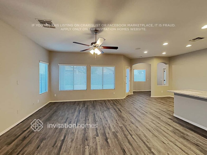 Building Photo - 851 W Desert Basin Dr
