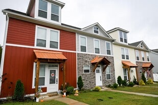 Building Photo - 1741 Arbor Hills Dr SE