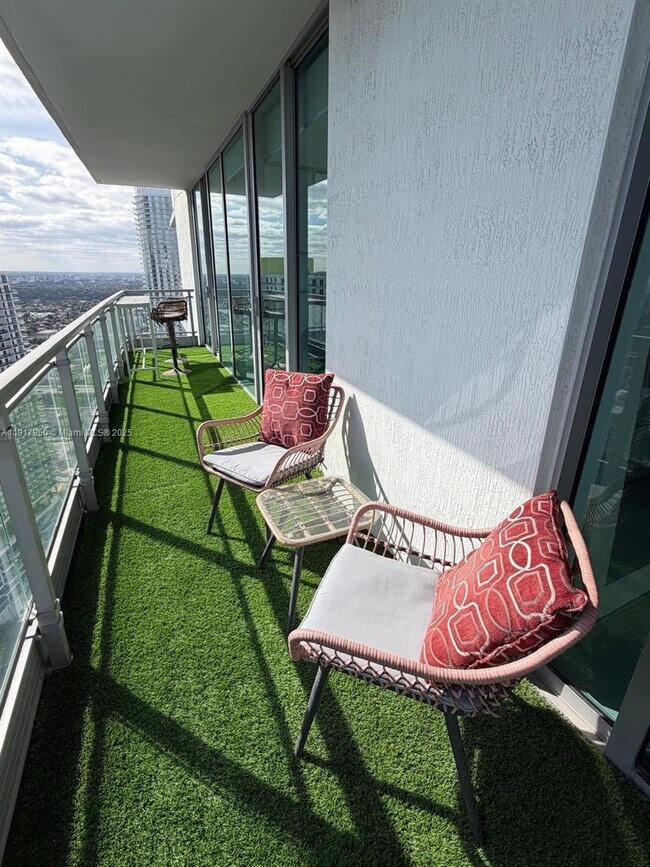 Building Photo - 92 SW 3rd St