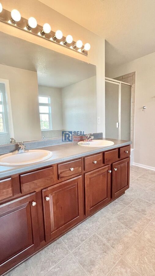 Building Photo - 9565 Elmhurst Ln