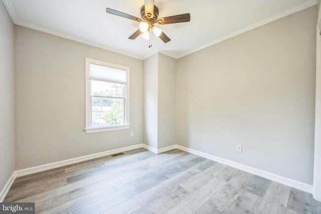 Building Photo - 5503 Red Haven Dr