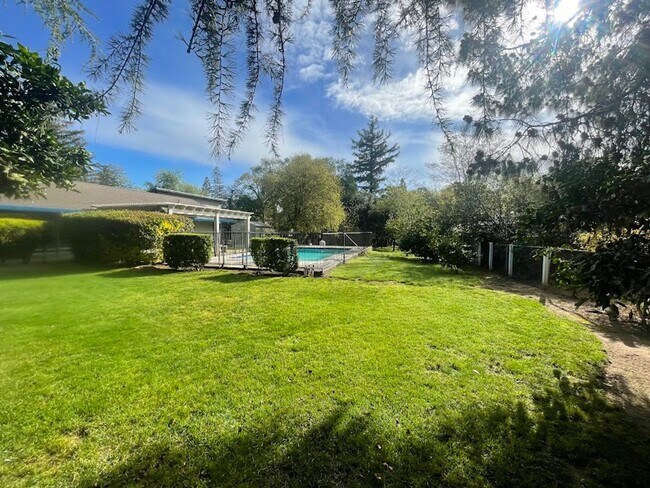 Building Photo - 3742 Orchard Ln