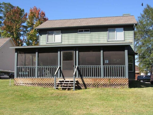 Building Photo - 70 Lakeside Dr