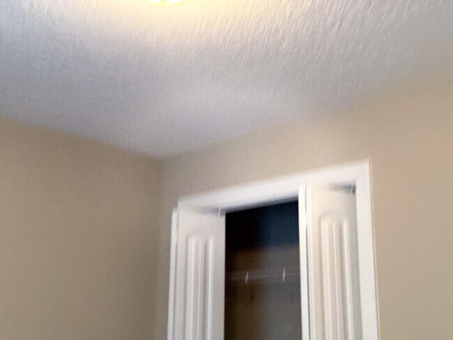 Building Photo - 301 Macarthur Dr