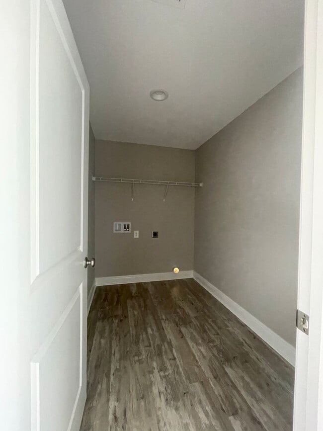 Building Photo - 3124 Belgrove Ln