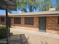 Building Photo - 703 W Rose Ln