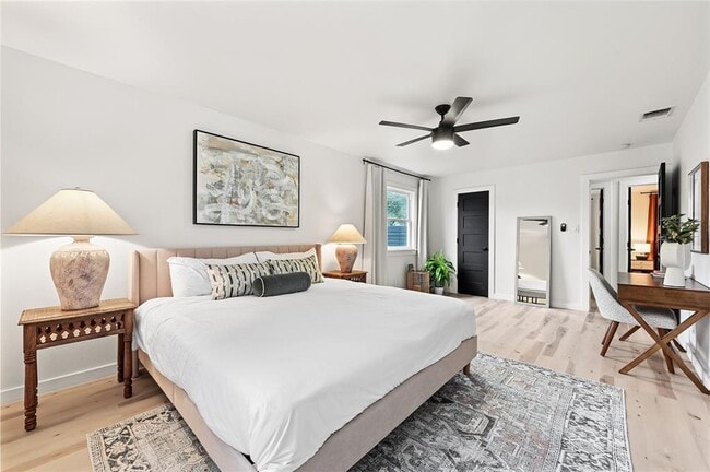 Building Photo - 6906 Lunar Dr