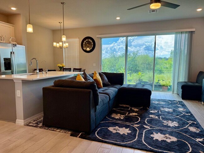 Building Photo - Spacious 4-Bedroom Corner Townhome with Loft & Lake Views in Ocoee