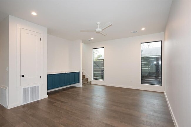 Building Photo - 4906 Aberdeen Cir