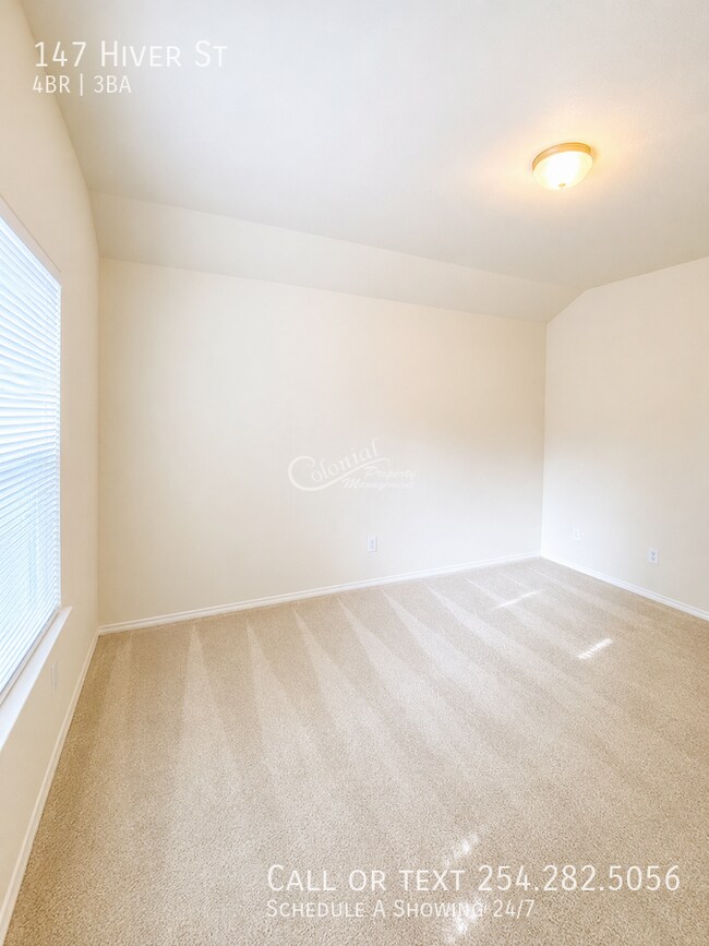 Building Photo - 147 Hiver St