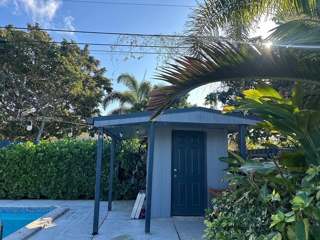 Building Photo - 16231 SW 99th Ct