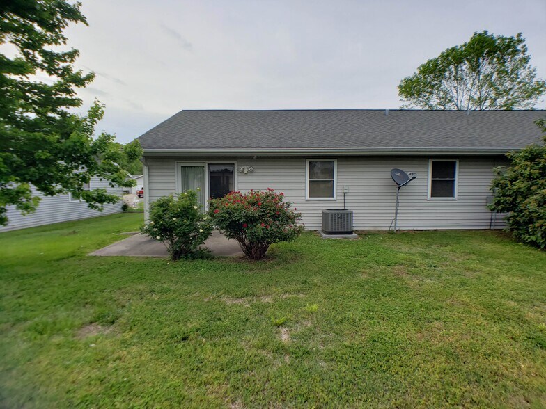 Building Photo - 1103 Sandra Ct