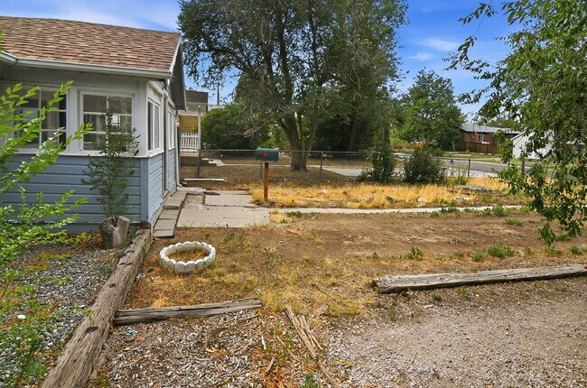 Building Photo - $1,595.95 with $250 Cleaning Voucher, 1 Bed - 1 Bath, Single Family Home in Aurora with Private a...