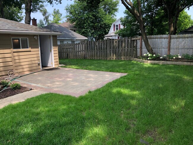 Building Photo - 115 Grant St