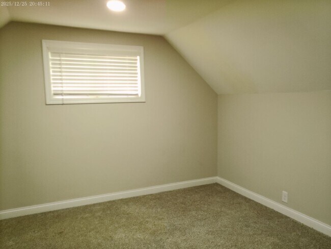 Building Photo - 505 Beechwood Rd