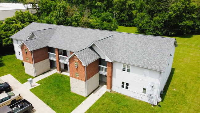 Building Photo - Modern Living. Connected Location. Rochester Manor in Muncie.
