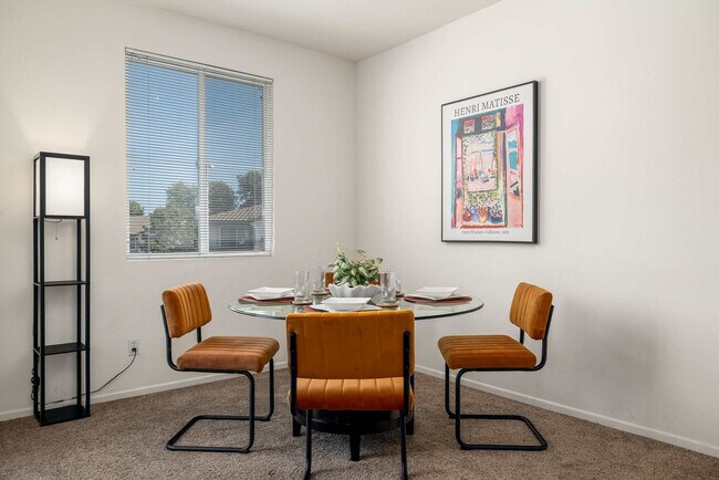 Building Photo - 2983 Paseo Almiar