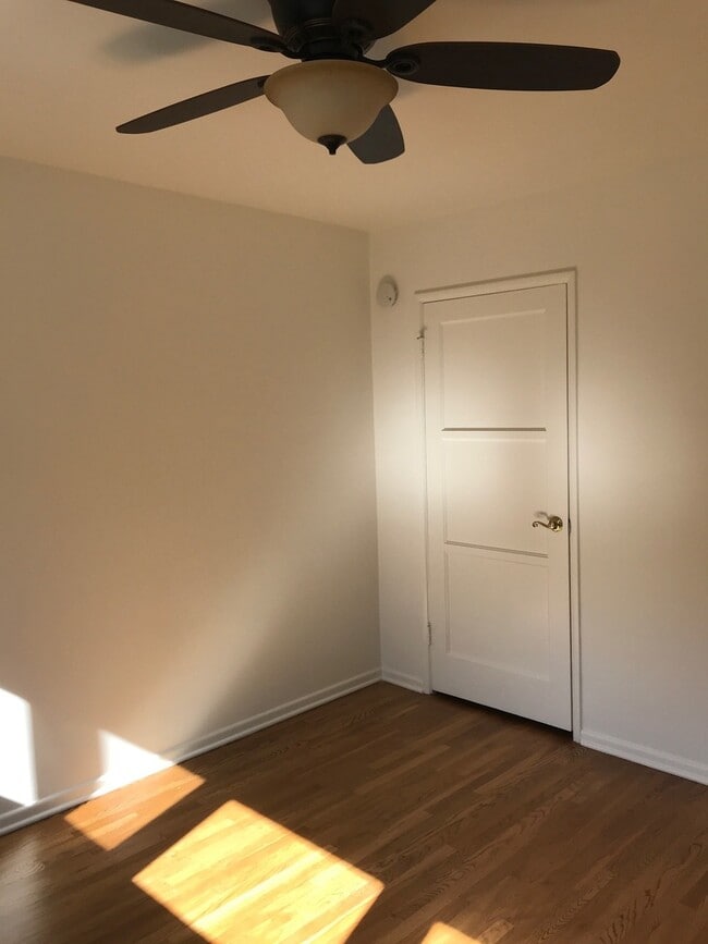 Building Photo - Prime Palms/Mar Vista are - 2+1