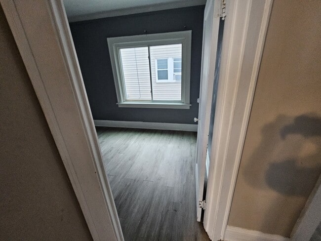 Building Photo - 15906 Corsica Ave