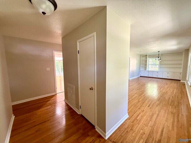 Building Photo - 12027 Chicamauga Trail SE