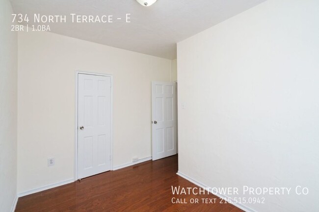 Building Photo - 734 North Terrace