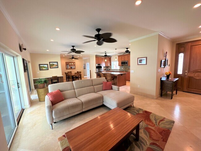 Building Photo - Gorgeous Furnished Beachside Home in Kailua