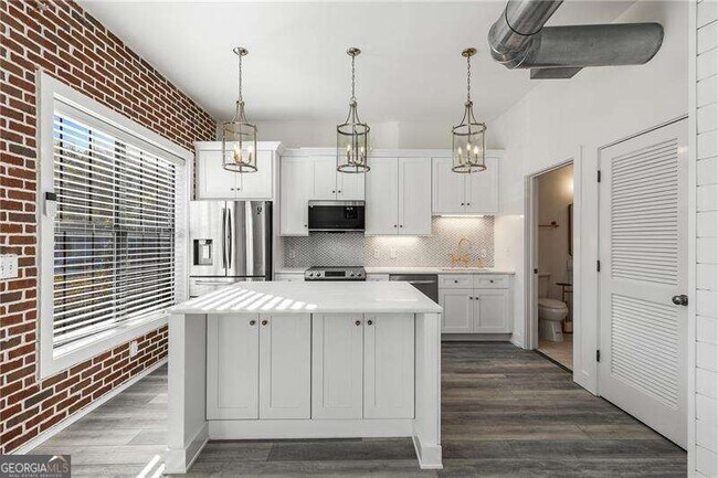 Building Photo - 791 Wylie St SE