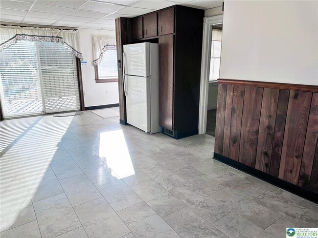 Building Photo - 3450 W Columbia St