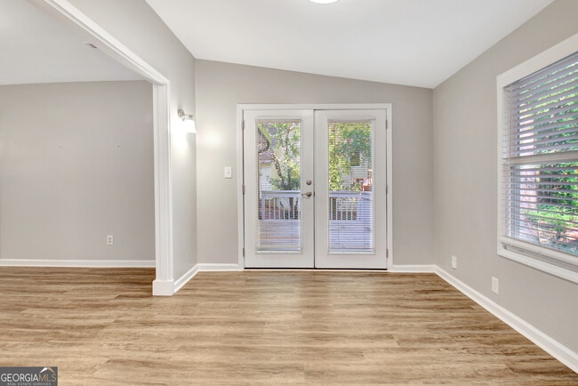 Building Photo - 338 Summer Pl