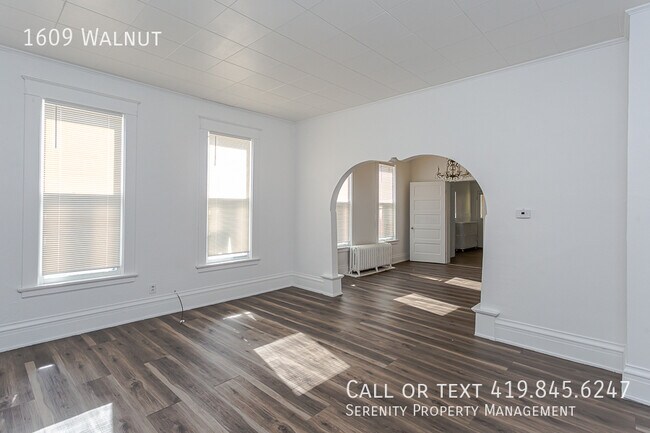 Building Photo - 1609 Walnut-