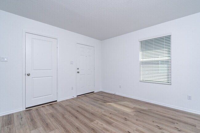 Building Photo - 716 Commander Abbott Dr