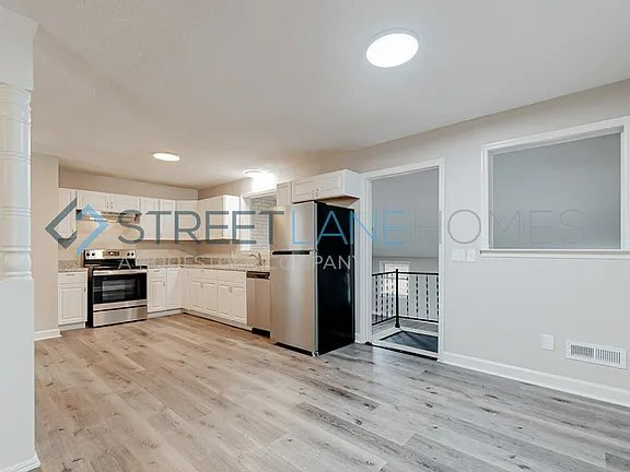 Building Photo - 2520 Stonehenge Dr