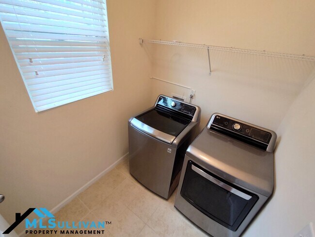 Building Photo - 5454 Jessip St