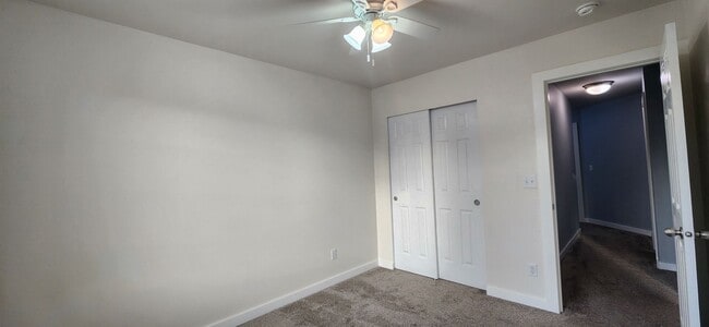 Building Photo - 5 bedroom 2.5 Bathroom single family home ...