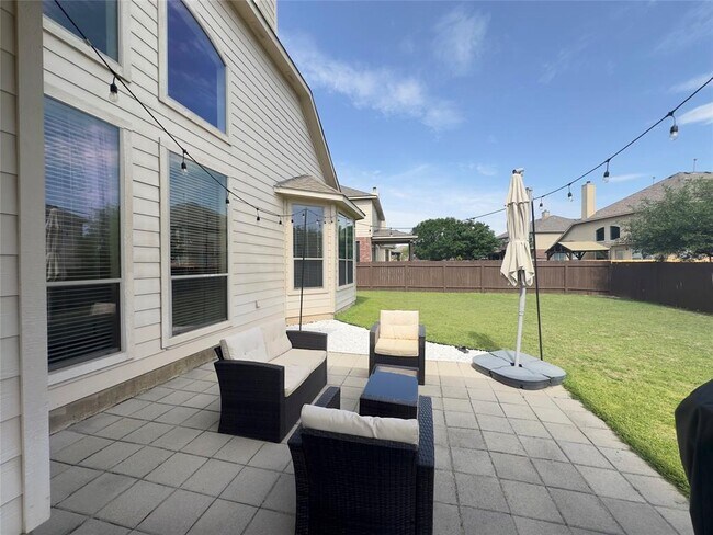 Building Photo - 2504 Speidel Dr