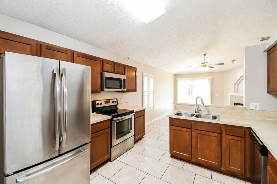 Building Photo - 12559 Fallohide Ln